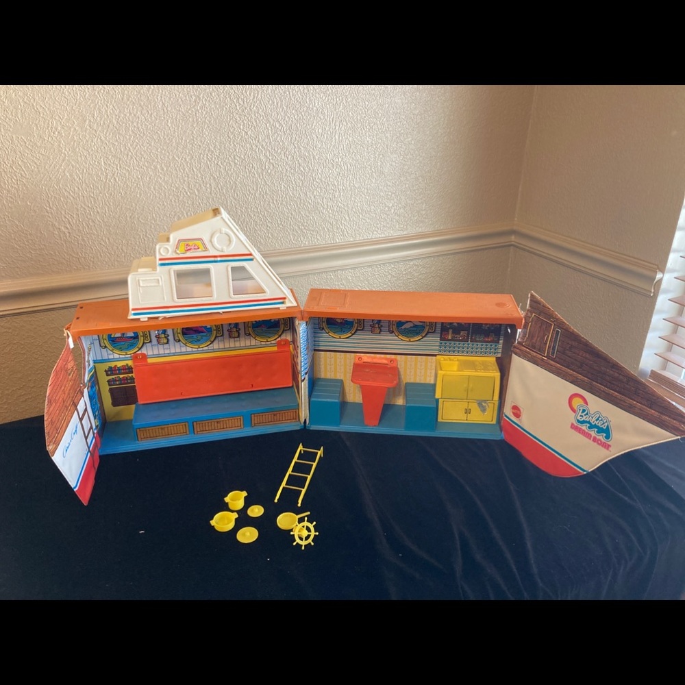 Vintage Barbie Dreamboat foldable play set. Some original accessories .
